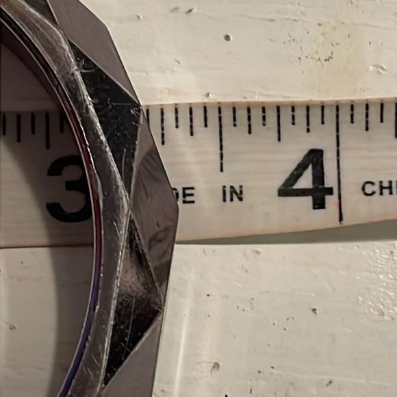 Vintage 7.5” faceted smoky lucite bangle bracelet - Picture 8 of 10